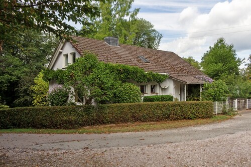 Vorderansicht 3 - Trier-Feyen - Großzügiges freistehendes Wohnhaus in individueller Lage mit viel Grün