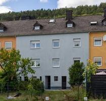 Trier-Ehrang -Teilrenoviertes Wohnhaus für die große Familie oder als 3-Familienhaus
