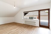 Wohnzimmer - Renovierte 3-Zimmer Wohnung in ruhiger Lage von Pellingen