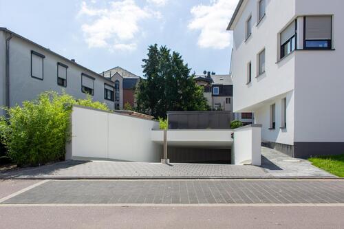 Zufahrt - Doppelparker mit 2 Parkplätzen in der Nähe der Paulinskirche - Tiefgarage