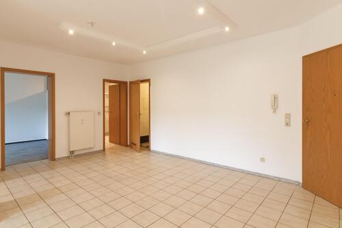 Wohnzimmer 1.2 - 2 Zimmer Erdgeschoßwohnung in Trier