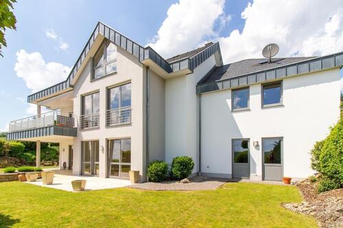 Ansicht 2 - Viel Platz – Großzügiges Wohnhaus in herrlicher Randlage von Gusterath mit toller Aussicht