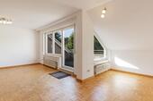 Wohnzimmer 1.0 - 2 Zimmer Dachgeschoßwohnung zum Kaufen in Trier