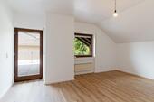 Büro/Kinderzimmer - 3 Zimmer Dachgeschoßwohnung in Pellingen
