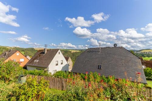 Aussicht Terrasse - Schönes Apartment im gepflegten Hause - Gusterath nahe Universität