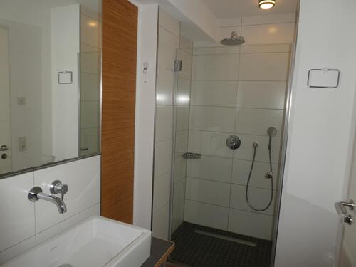 Dusche 4 - 