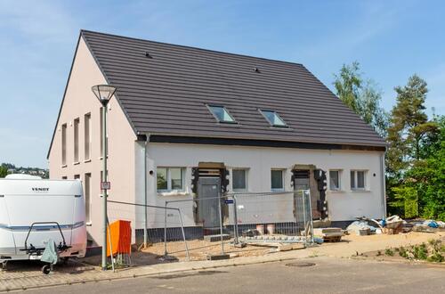 Vorderansicht 1 - 6 Zimmer Doppelhaushälfte zum Kaufen in Pluwig