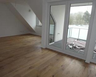 Neue helle Dachgeschoßwohnung mit moderner Heiztechnik im Energiesparhaus Bonn-Endenich