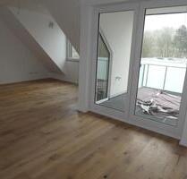 Neue helle Dachgeschoßwohnung mit moderner Heiztechnik im Energiesparhaus Bonn-Endenich
