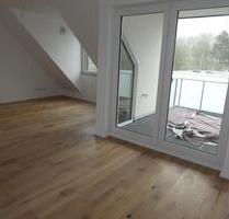 Neue helle Dachgeschoßwohnung mit moderner Heiztechnik im Energiesparhaus Bonn-Endenich