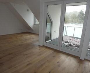 Neue helle Dachgeschoßwohnung mit moderner Heiztechnik im Energiesparhaus Bonn-Endenich