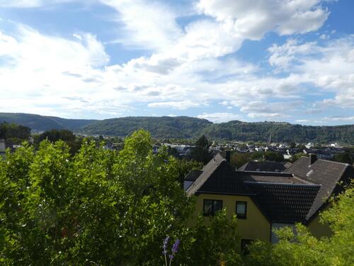 Aussicht 1 - Panoramablick - Schöne Dachgeschoßwohnung mit Balkon+ Dachterrasse Trier-Süd