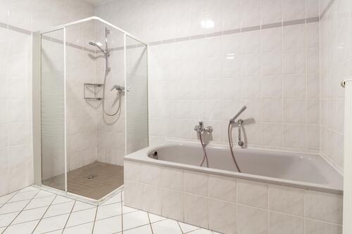 Badezimmer 1.0 - 2 Zimmer Erdgeschoßwohnung in Trier