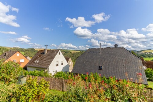 Aussicht Terrasse - Schönes Apartment im gepflegten Hause - Gusterath nahe Universität