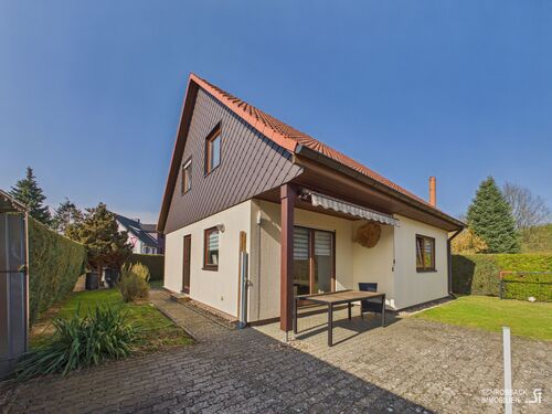 Hofansicht-Terrasse - 4 Zimmer Einfamilienhaus zum Kaufen in Grünheide (Mark)