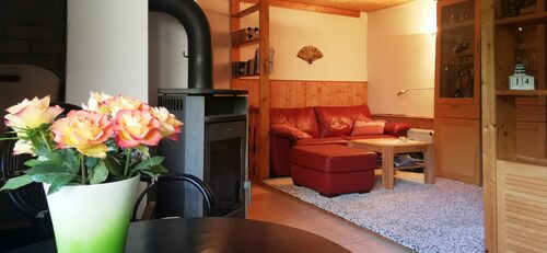 Blick ins Wohnzimmer - 