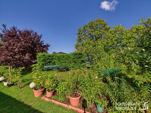 Sitzplatz im Garten - Etagenwohnung mit 114,00 m² in Grünheide (Mark) zur Miete