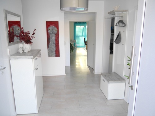 Diele m. Blick zum Wohnbereich - 