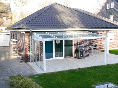 Rückansicht - Essen, Bungalow, 5 Zi., 126m² Wfl., 760m² Grst., Energie A+, Doppel-Carport+Grg.+5 Stellpl.