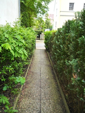 Zugang - Einfamilienhaus mit 191,65 m&sup2; in Essen zum Kaufen