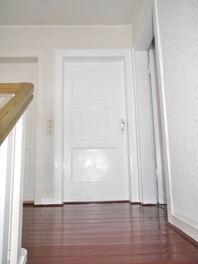 Treppenhaus und Zugang DG Zimmer - 