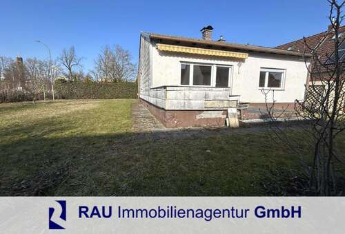 Immoscout - Baugrundstück für Doppelhaus mit Altbestand, zentral in Oberschleißheim