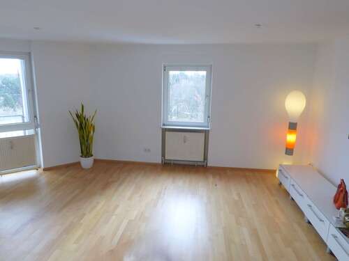 Wohnzimmer - 2.5 Zimmer Terrassenwohnung in München