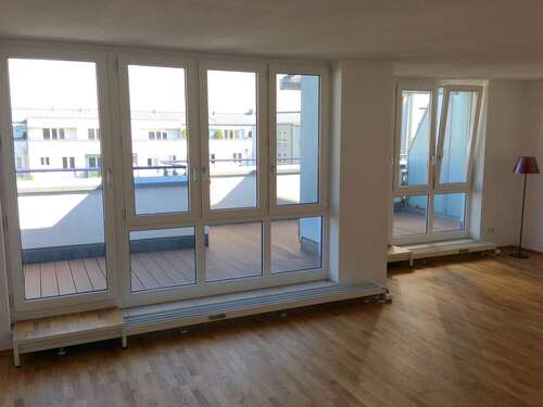 Ausblick Dachterrasse - 3 Zimmer Dachgeschoßwohnung zum Kaufen in München