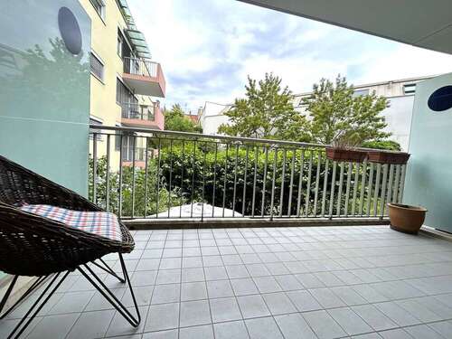 Balkon Ist-Zustand - 3 Zimmer Etagenwohnung zum Kaufen in München
