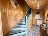 Flur mit Treppe - 