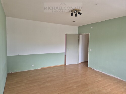 Wohnzimmer - Etagenwohnung mit 66,12 m&sup2; in Sulzbach/Saar zum Kaufen