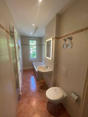 Doc Juli 02, 2025, 12.28_29.jpg - Ohlala...Moderner Grundriss, tolle 2 Raum-Whg. mit Balkon und Fenster im Bad !!!