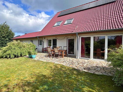 Terrassenansicht - Viel Platz für Ideen - charmantes Zuhause mit Anbau, Wintergarten und Nähe zur Natur