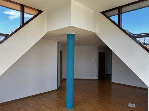 helles Wohnzimmer - 2 Zimmer Etagenwohnung zum Kaufen in Zwickau-Marienthal