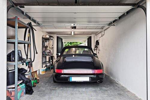 geräumige Garage - 
