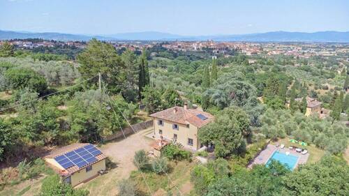 Bild 1 - Energetisch hochwertig saniertes Anwesen mit Gästehaus, Garage und Pool I Immobilie Toskana