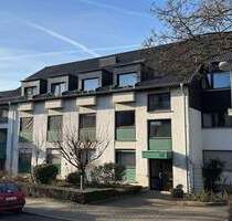 TOP-Lage Bergerhausen: Moderne 2-Zimmer-Wohnung mit fantastischem Balkon und Einzelgarage in ruhiger Seitenstraße - Essen