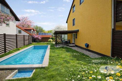 Eingangsbereich mit Pool - 