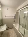 Badezimmer - Etagenwohnung mit 100,00 m&sup2; in Saarbrücken zur Miete