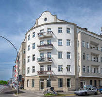 Kreuzberg: 2-Zimmer-Wohnung mit Balkon im Gründerzeithaus - vermietetes Investment - Berlin