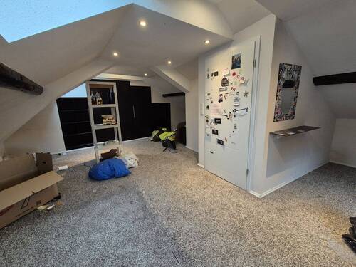 ausgebautes DG - 6 Zimmer Einfamilienhaus zum Kaufen in Beckingen