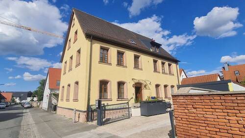 Objektansicht - Neu renovierte 3 Zimmer Dachgeschoss Wohnung + Spitzboden in NÜRNBERG-Almoshof