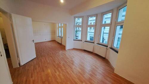 Bild 4 - Mehrfamilienhaus, Wohnhaus mit 439,00 m² in Solingen zum Kaufen