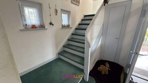 Geräumiger Treppenaufgang - 