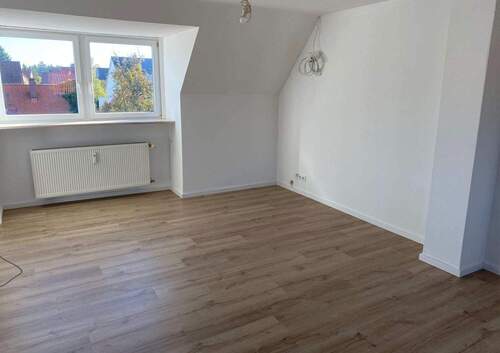 Wohnzimmer Richtung Süden.pdf1 - Etagenwohnung mit 43,00 m&sup2; in Nürnberg zum Kaufen