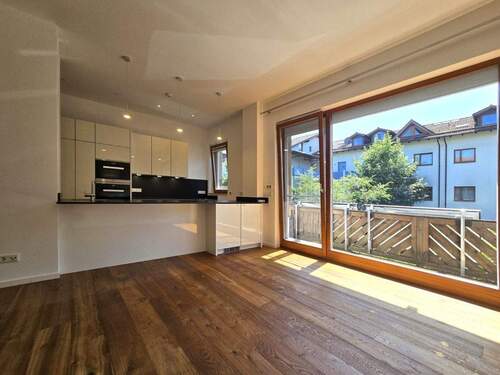 Wohnzimmer - 3 Zimmer Etagenwohnung zum Kaufen in Höhenkirchen-Siegertsbrunn