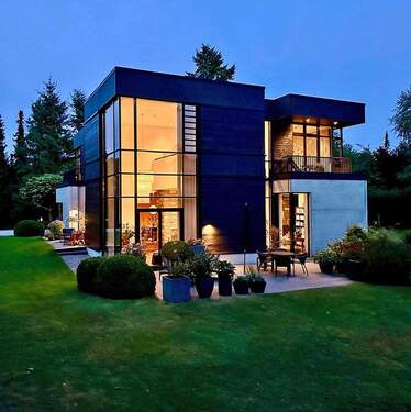 Ansicht - Architekturtraum mit Blick auf den eigenen Wald. Weitere Bebauung möglich.