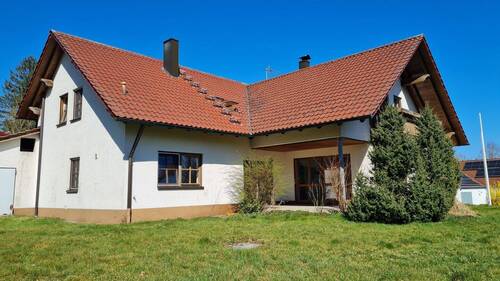 Südansicht - 8 Zimmer Einfamilienhaus zum Kaufen in Lauterhofen