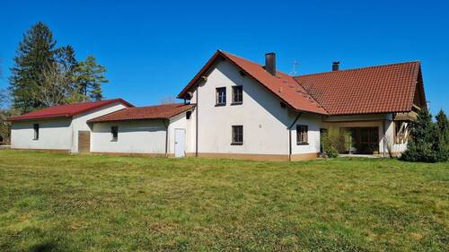 Gesamt-Ansicht - 8 Zimmer Einfamilienhaus in Lauterhofen