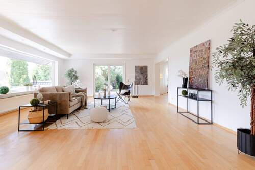 Großzügiges, repräsentatives Wohnen - 7 Zimmer Einfamilienhaus zum Kaufen in Glashütten